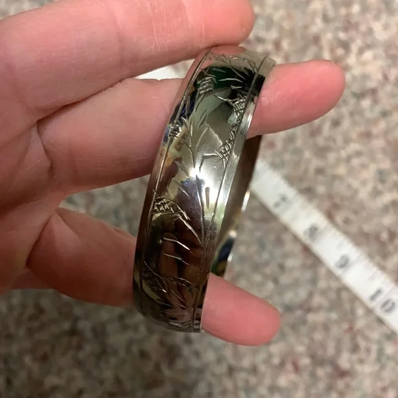 Silver bangle - Picture 3 of 4
